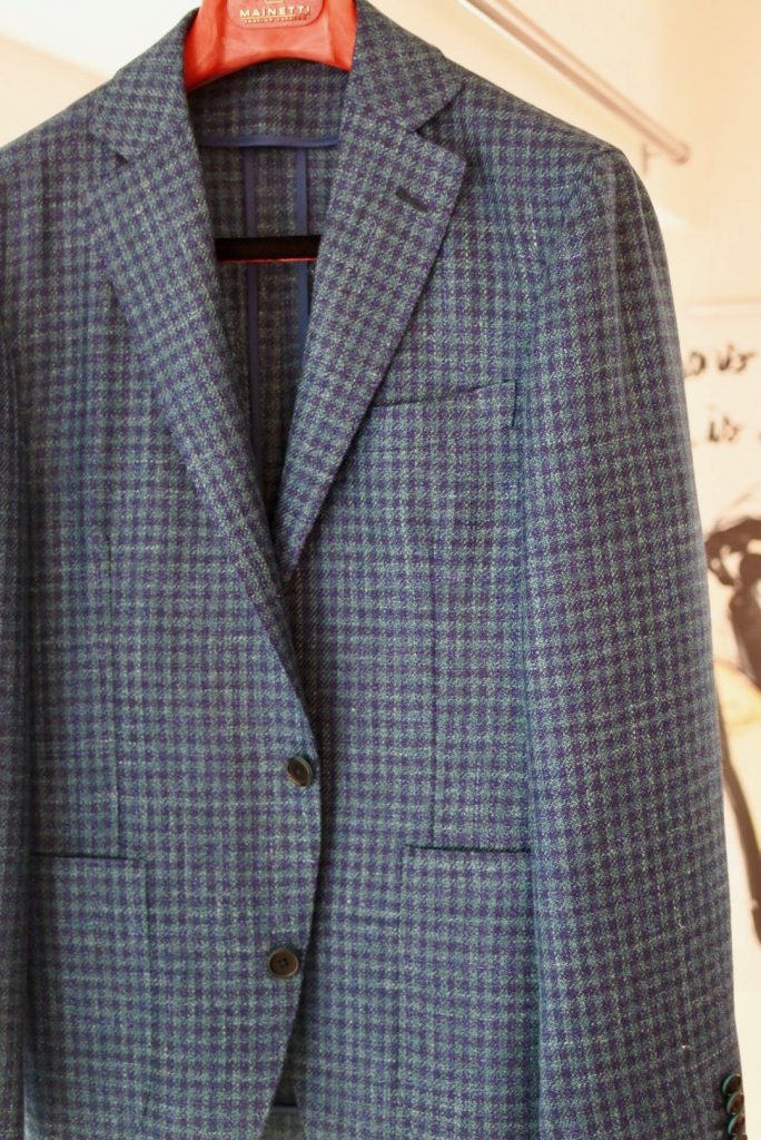 この春夏注目のジャケット：三織混素材「麻・ウール・シルク」